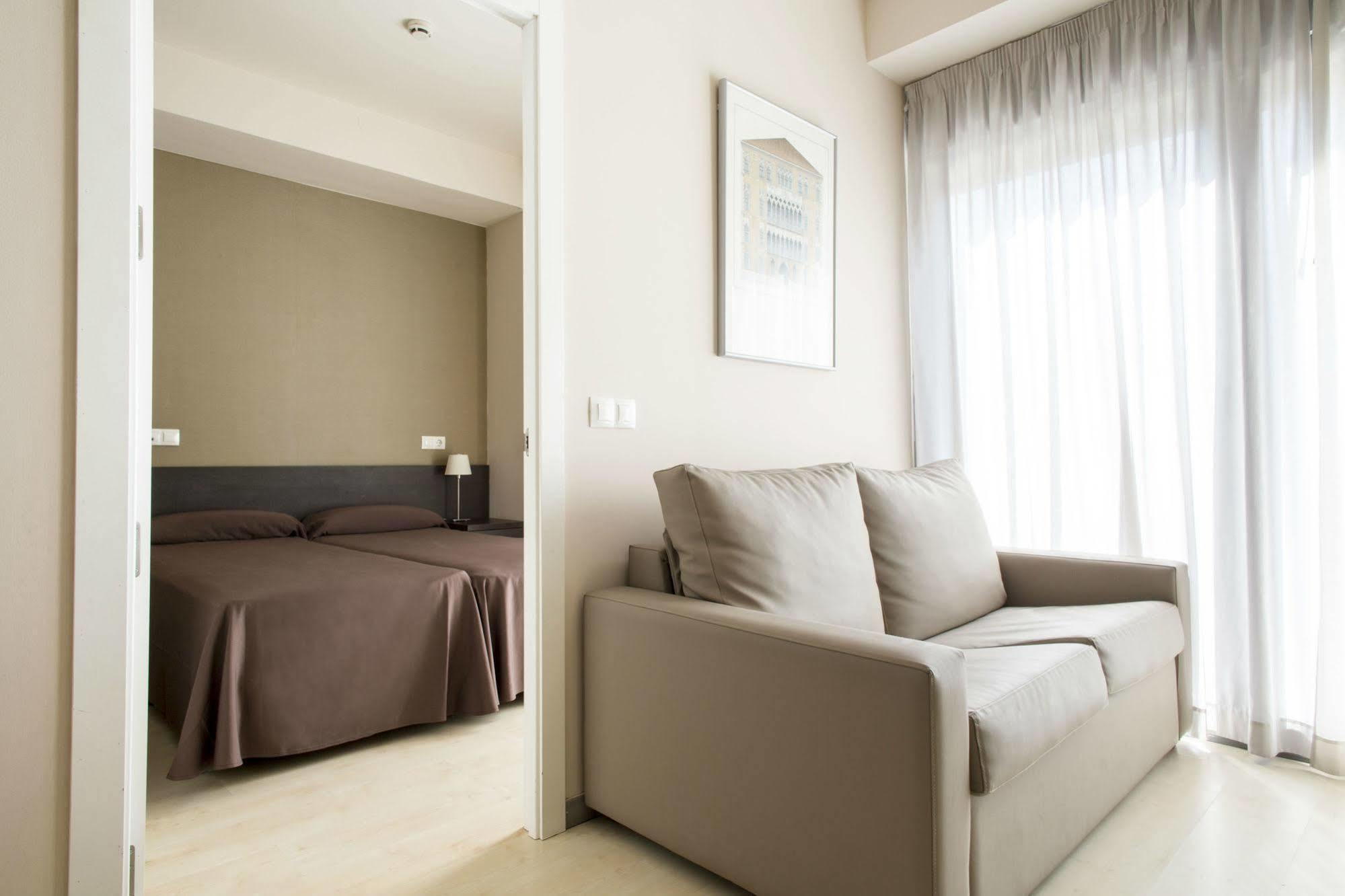 Residencia Universitaria Resa Damia Bonet Valencia Exterior photo