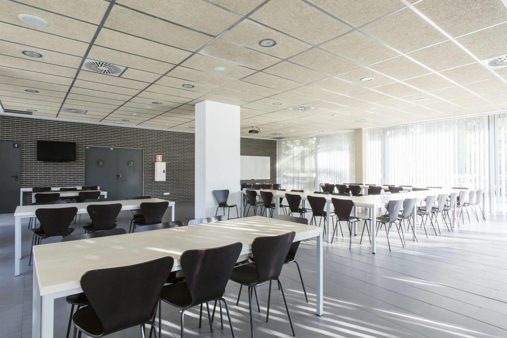 Residencia Universitaria Resa Damia Bonet Valencia Exterior photo