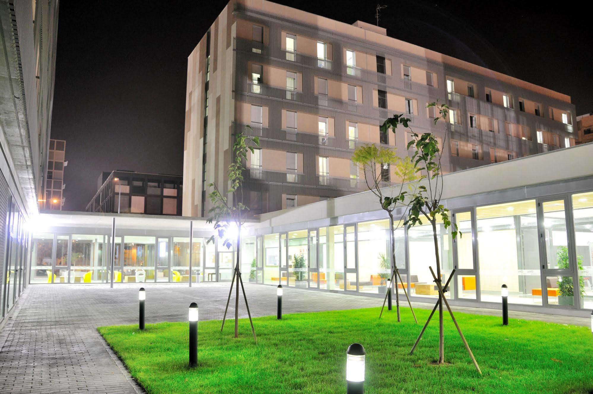 Residencia Universitaria Resa Damia Bonet Valencia Exterior photo