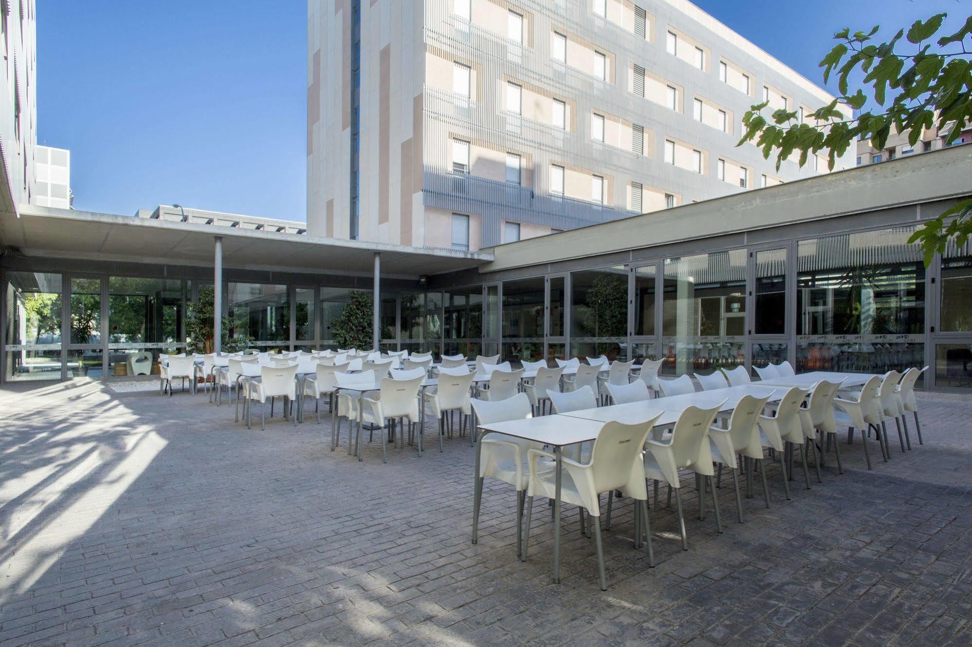 Residencia Universitaria Resa Damia Bonet Valencia Exterior photo